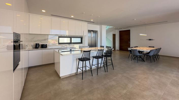 Image No.9-4 Bed Villa / Detached for sale