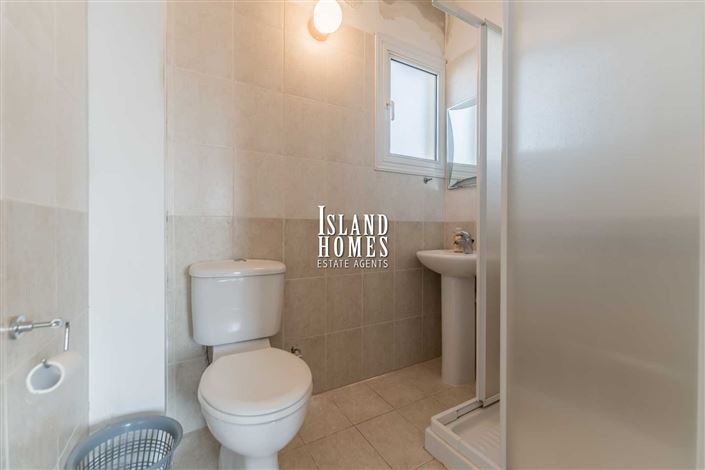 Image No.26-3 Bed Townhouse for sale