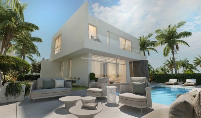 Image No.15-4 Bed Villa / Detached for sale