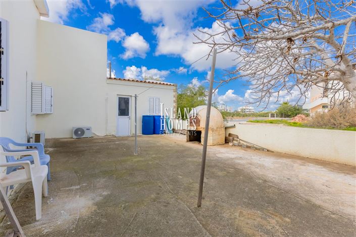 Image No.15-4 Bed Bungalow for sale