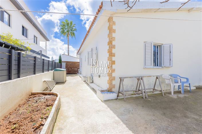 Image No.22-4 Bed Bungalow for sale