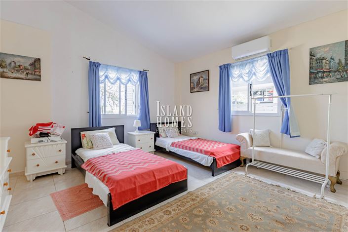 Image No.29-4 Bed Bungalow for sale