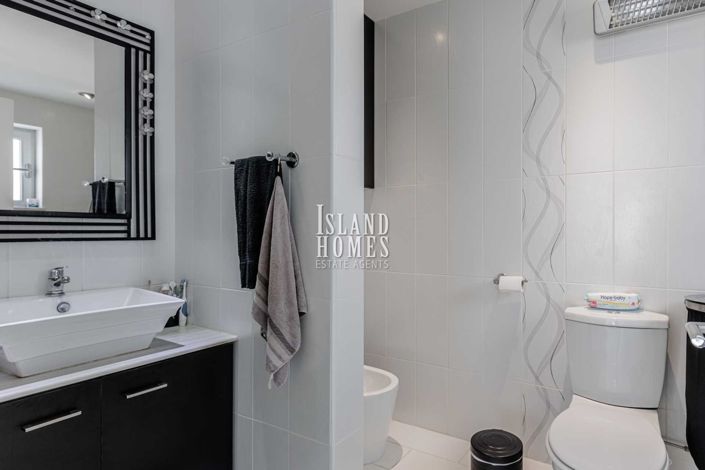 Image No.24-Villa / Détaché de 5 chambres à vendre à Paralimni