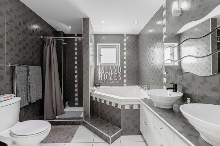 Image No.27-Villa / Détaché de 5 chambres à vendre à Paralimni