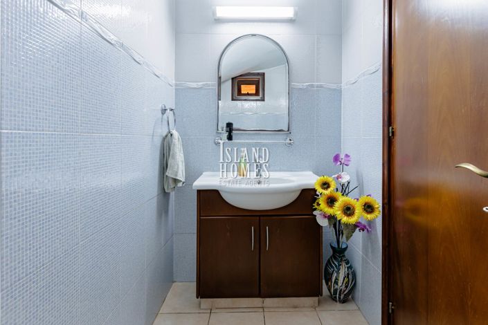 Image No.18-5 Bed Villa / Detached for sale