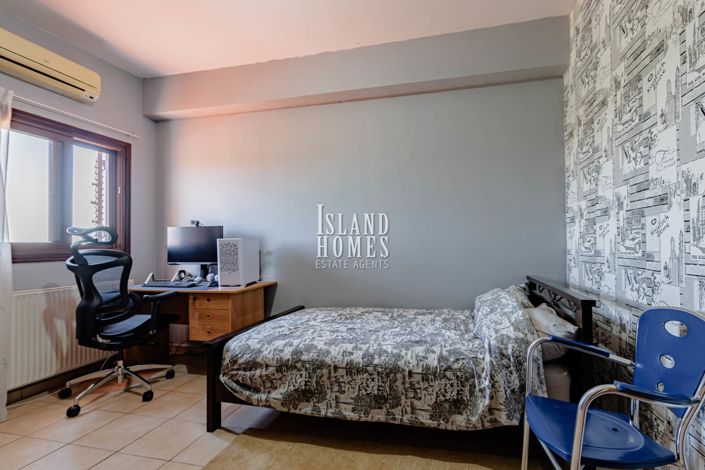 Image No.25-5 Bed Villa / Detached for sale