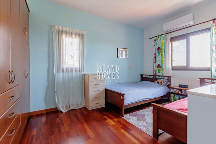 Image No.32-5 Bed Villa / Detached for sale