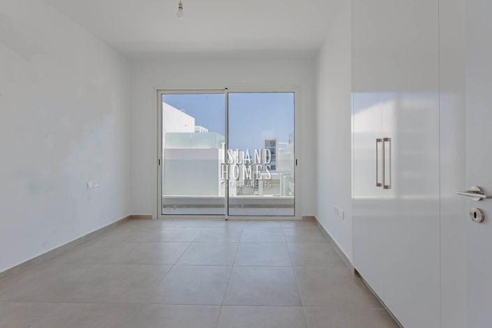 Image No.12-3 Bed Villa / Detached for sale