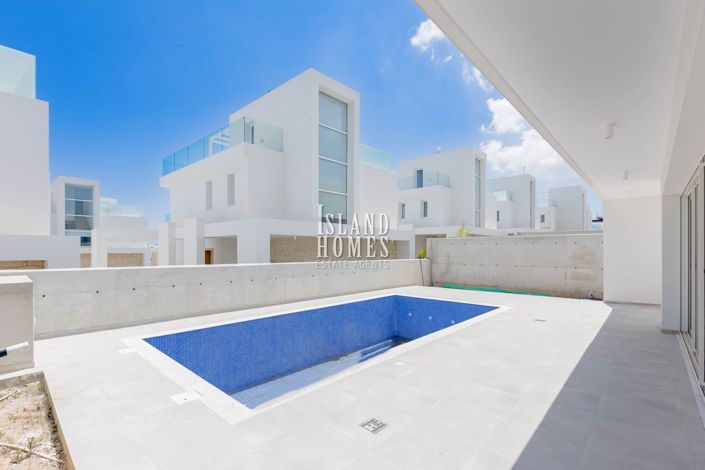 Image No.8-3 Bed Villa / Detached for sale