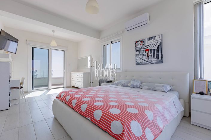 Image No.14-4 Bed Villa / Detached for sale