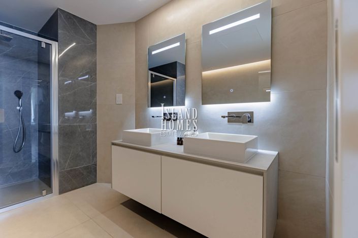 Image No.22-3 Bed Apartment for sale