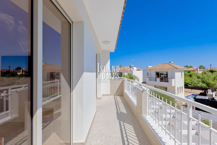 Image No.17-3 Bed Villa / Detached for sale