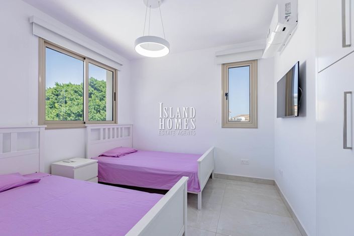 Image No.25-3 Bed Villa / Detached for sale