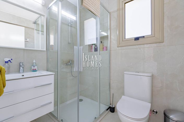 Image No.27-3 Bed Villa / Detached for sale