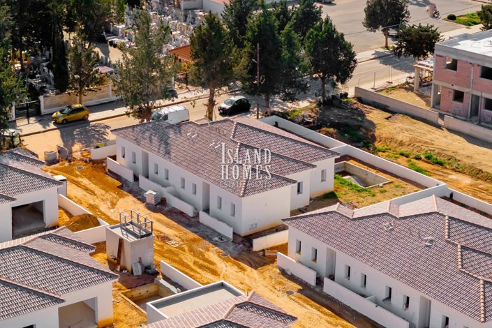 Image No.11-2 Bed Property for sale