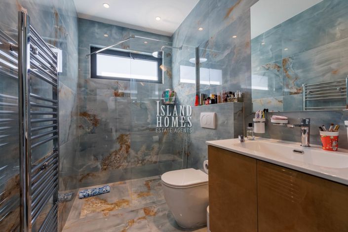 Image No.20-Villa / Détaché de 4 chambres à vendre à Protaras