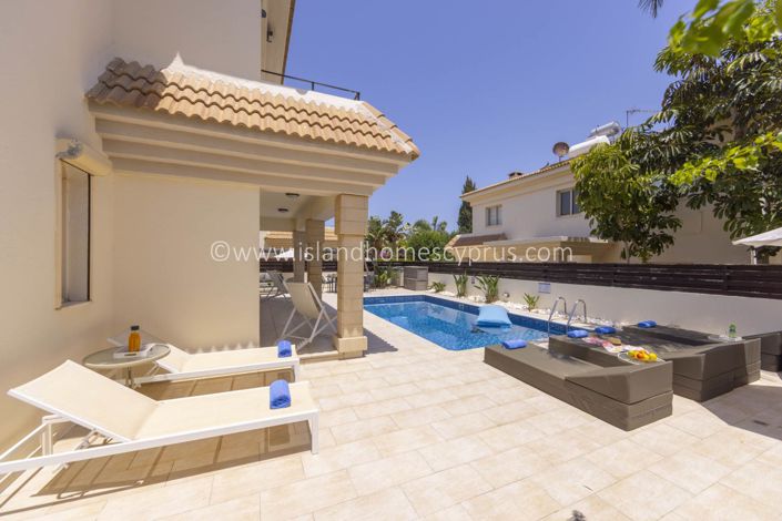 Image No.21-3 Bed Villa / Detached for sale