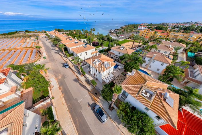 Image No.35-3 Bed Villa / Detached for sale