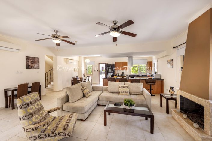 Image No.8-3 Bed Villa / Detached for sale