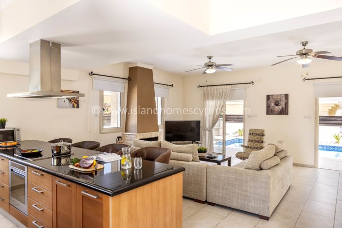 Image No.9-3 Bed Villa / Detached for sale