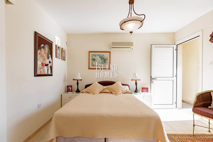 Image No.22-4 Bed Villa / Detached for sale