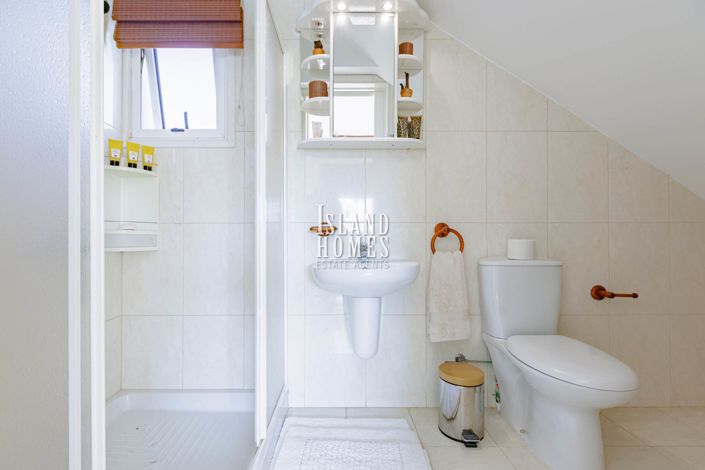 Image No.45-4 Bed Villa / Detached for sale