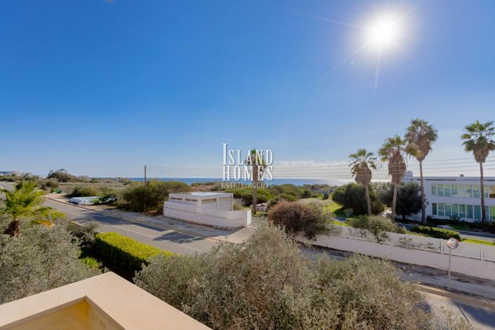 Image No.48-4 Bed Villa / Detached for sale