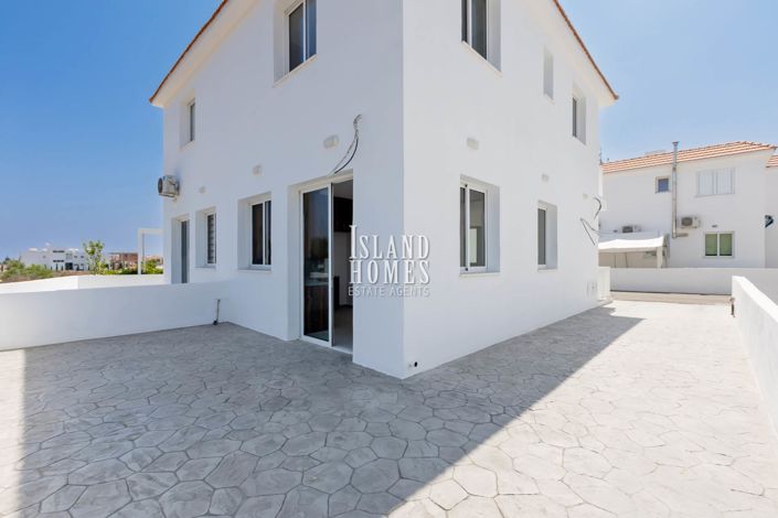 Image No.13-2 Bed Townhouse for sale