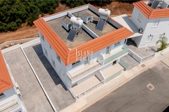 Image No.28-2 Bed Townhouse for sale