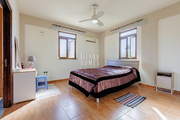 Image No.21-2 Bed Property for sale