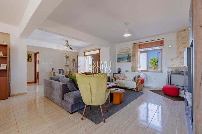 Image No.9-2 Bed Property for sale