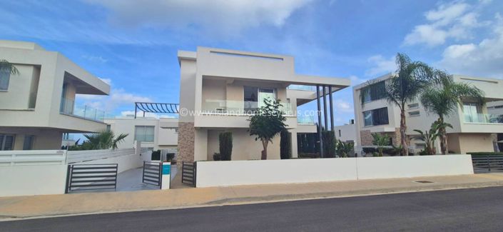 Image No.1-Villa / Détaché de 3 chambres à vendre à Ayia Triada