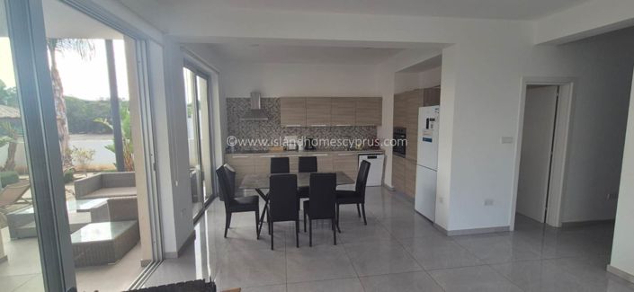 Image No.8-3 Bed Villa / Detached for sale