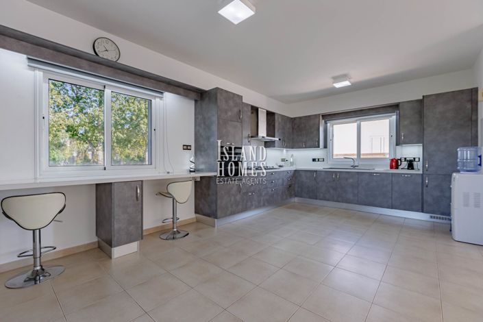 Image No.12-3 Bed Villa / Detached for sale