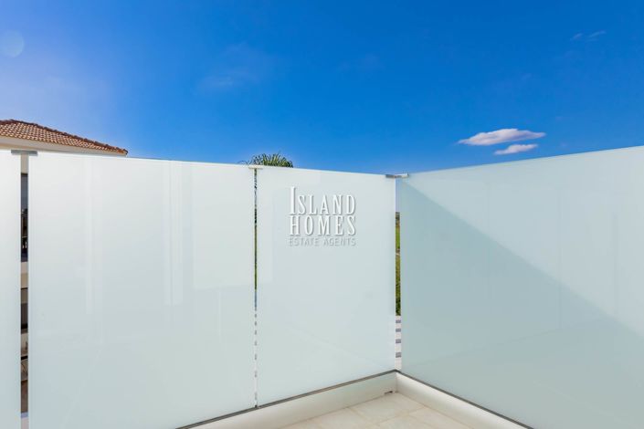 Image No.20-3 Bed Villa / Detached for sale