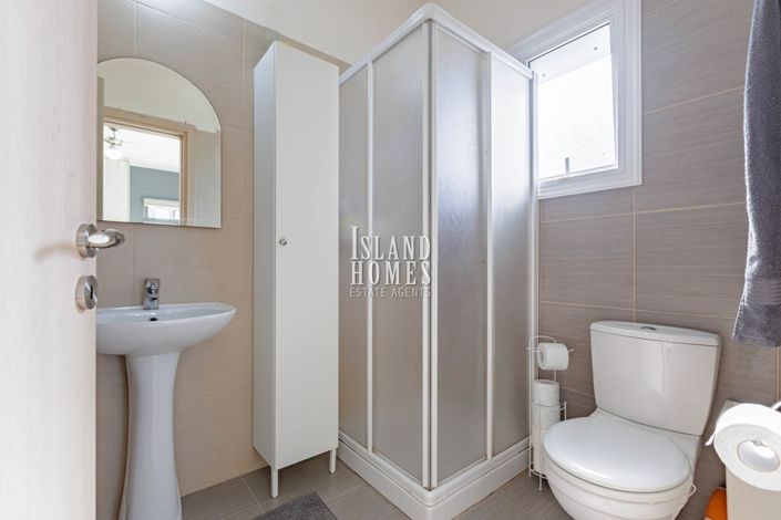 Image No.24-3 Bed Villa / Detached for sale