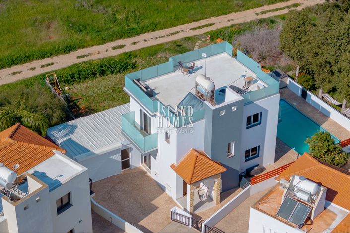 Image No.7-3 Bed Villa / Detached for sale