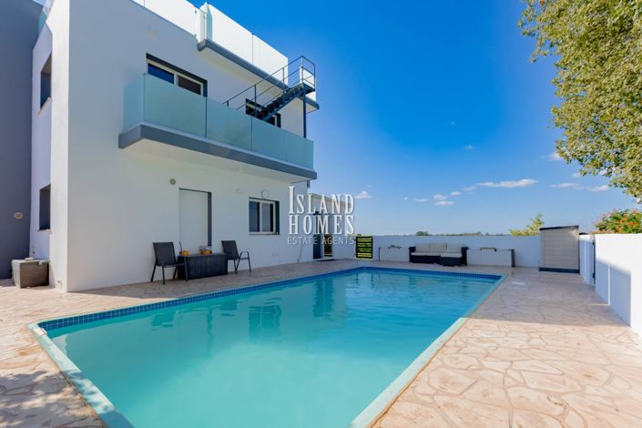 Image No.9-3 Bed Villa / Detached for sale