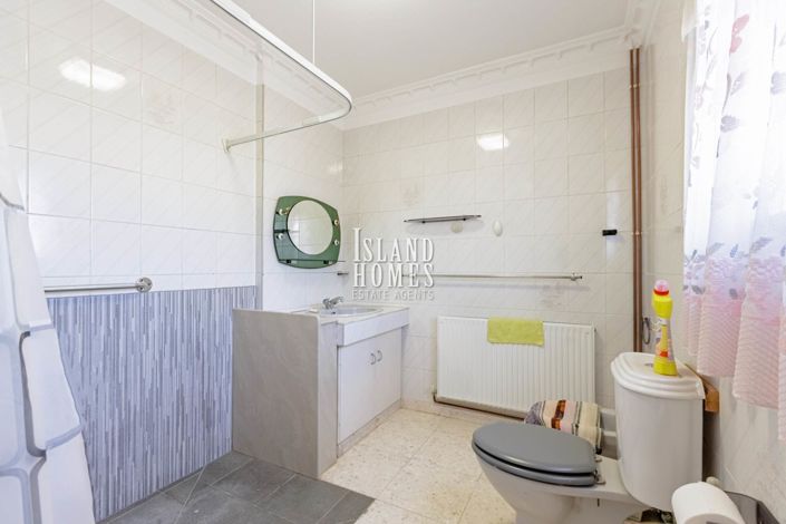 Image No.20-3 Bed Villa / Detached for sale