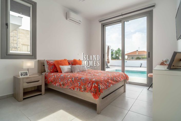 Image No.15-3 Bed Bungalow for sale