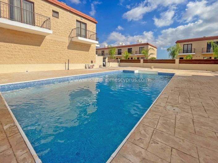 Image No.6-2 Bed Townhouse for sale