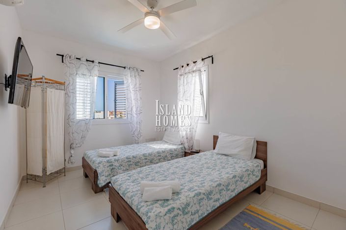 Image No.33-5 Bed Villa / Detached for sale