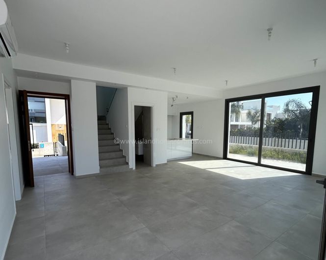 Image No.2-4 Bed Villa / Detached for sale