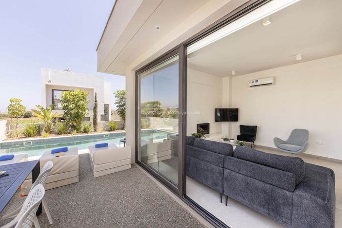 Image No.5-3 Bed Villa / Detached for sale