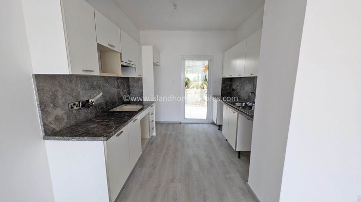 Image No.4-3 Bed Townhouse for sale