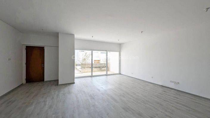 Image No.8-3 Bed Townhouse for sale