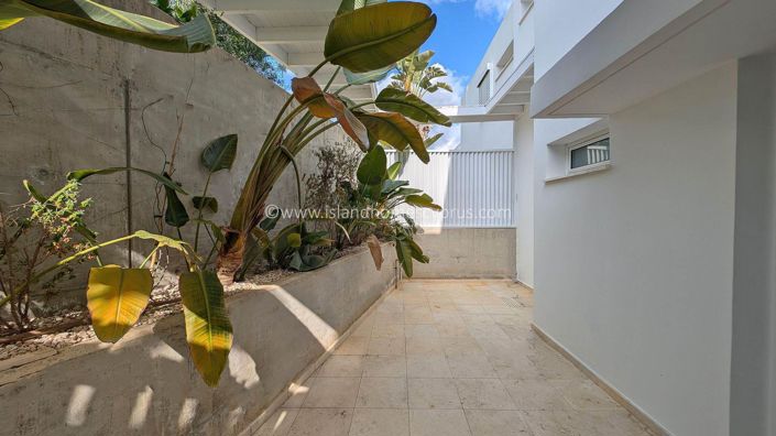 Image No.9-3 Bed Townhouse for sale