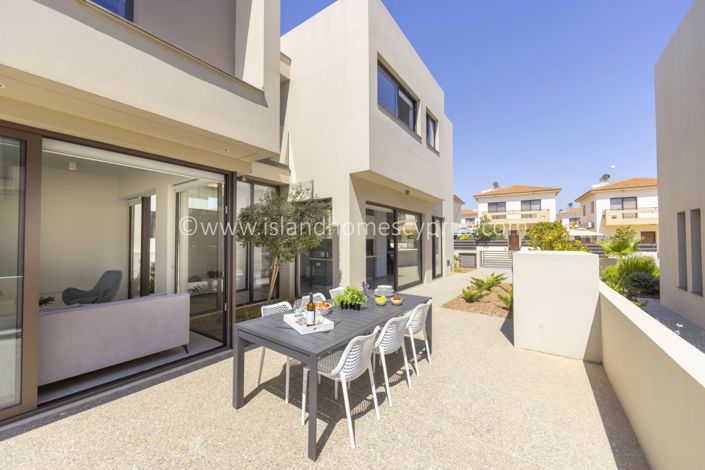 Image No.14-3 Bed Villa / Detached for sale