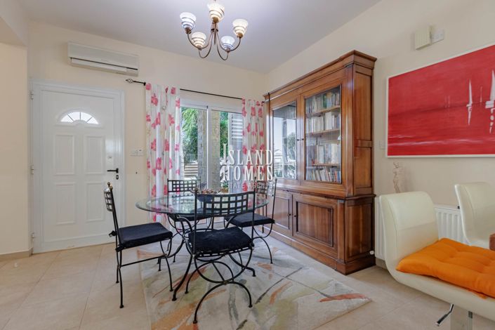 Image No.11-Propriété de 3 chambres à vendre à Deryneia