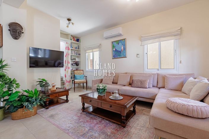 Image No.3-Propriété de 3 chambres à vendre à Deryneia